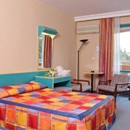 Merlin Beach Park Hotel Tosmur Exterior foto